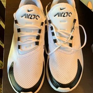 Nike Air Max 270 SE